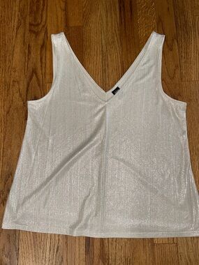 City Streets Metallic Ivory V-Neck Tank Top - Women Medium NEW